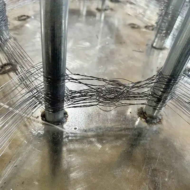 MZP Putanka wrapped around tank track mechanism demonstrating immobilization